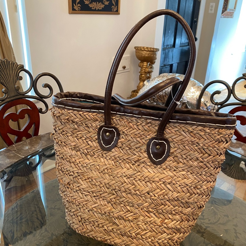 straw beach or everyday bag.. very lovely
